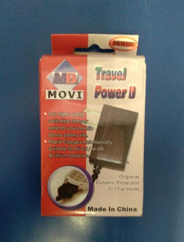 CARGADOR GENERICO DCM V8/9300 NEGRO