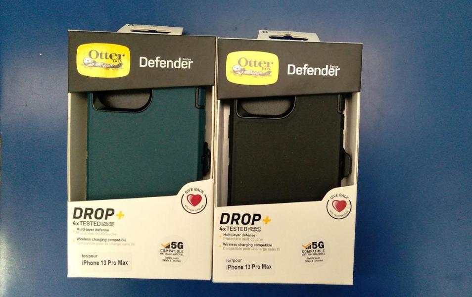 ESTUCHE OTTERBOX IPHONE 13 PRO MAX DEFENDER Verde / Negro