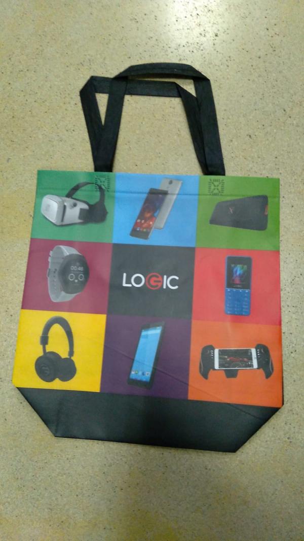 REGALIA BOLSA LOGIC CON DISE&Ntilde;O NEGRO