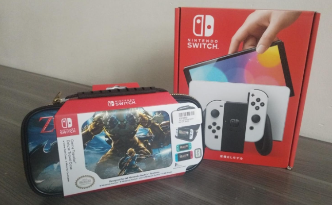 COMBO CONSOLA NINTENDO OLED BLANCA + ESTUCHE NINTENDO